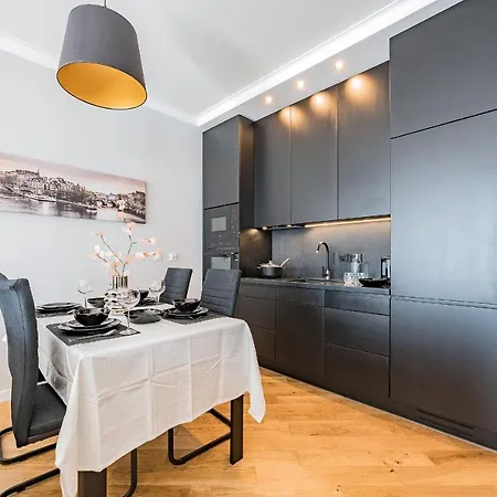 Glow Apartments, Zaspa, Dywizjonu 303 Apartment *